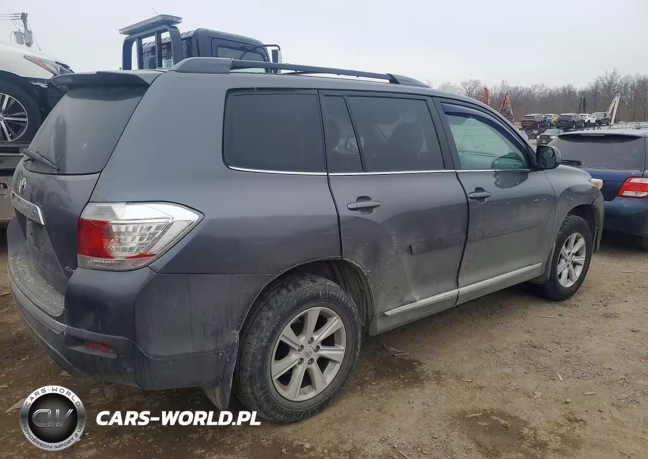 2011 Toyota Highlander Base VIN:5TDBK3EH8BS069697 - 3