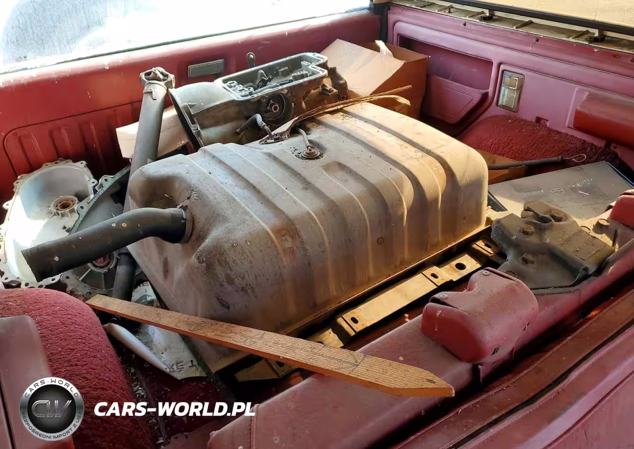 1982 Ford Bronco U100 VIN:1FMEU15F5CLA01592 - 12