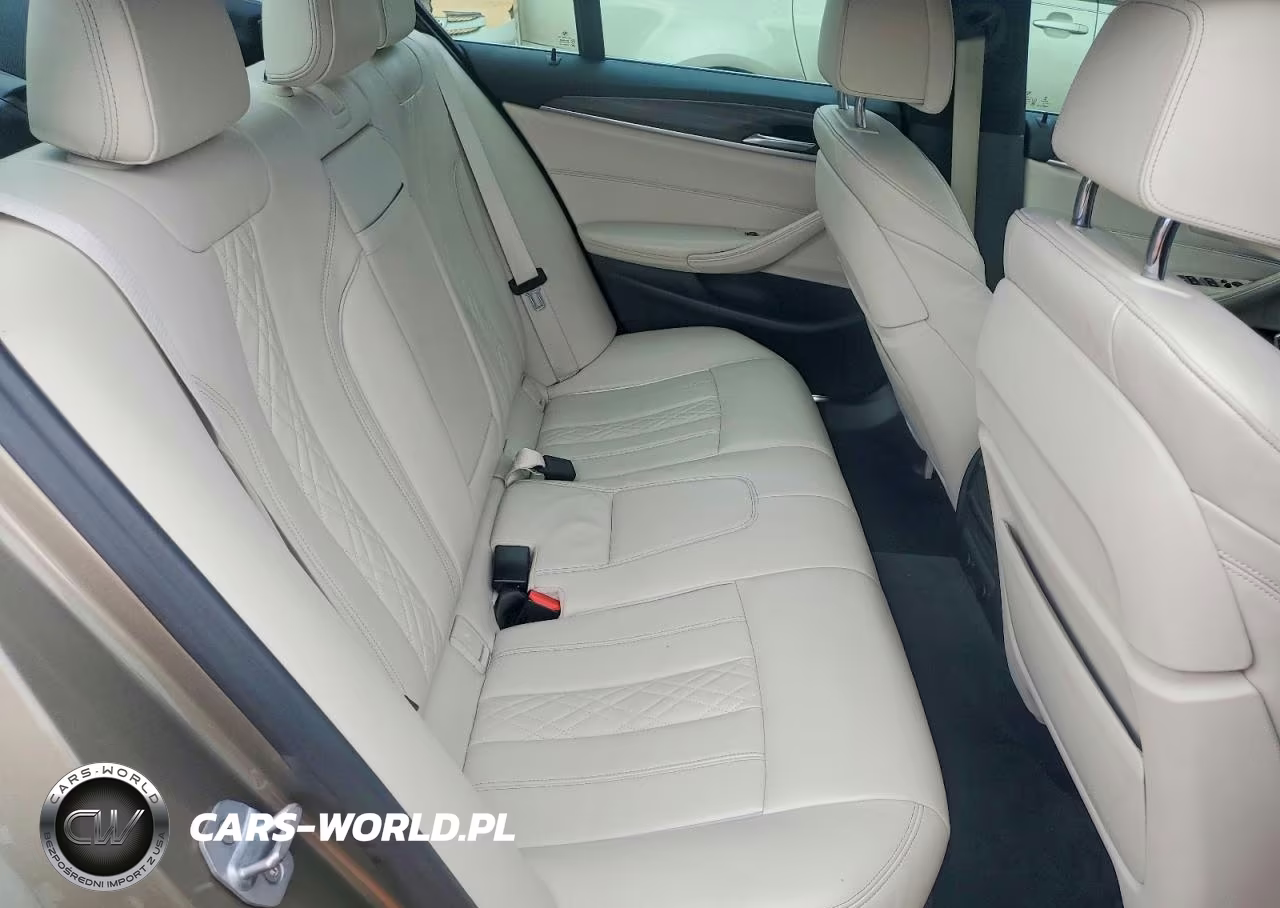 2018 BMW 530Xe VIN:WBAJB1C58JB374757 - 10