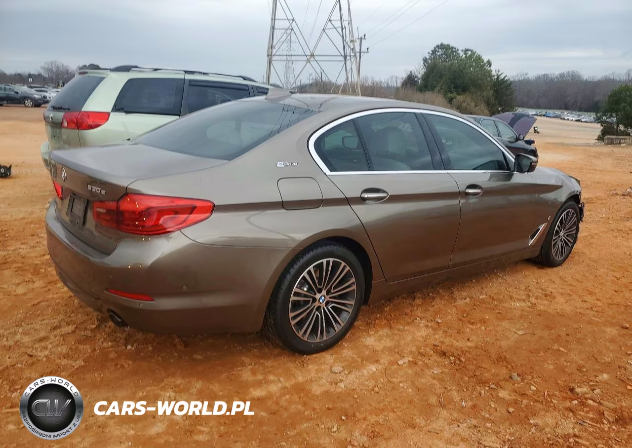 2018 BMW 530Xe VIN:WBAJB1C58JB374757 - 3