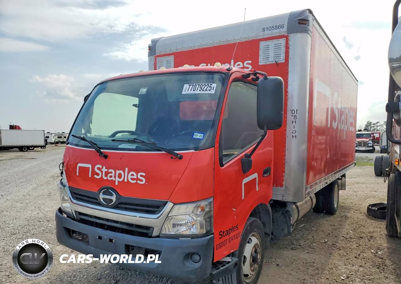 2018 Hino 195 Box Truck