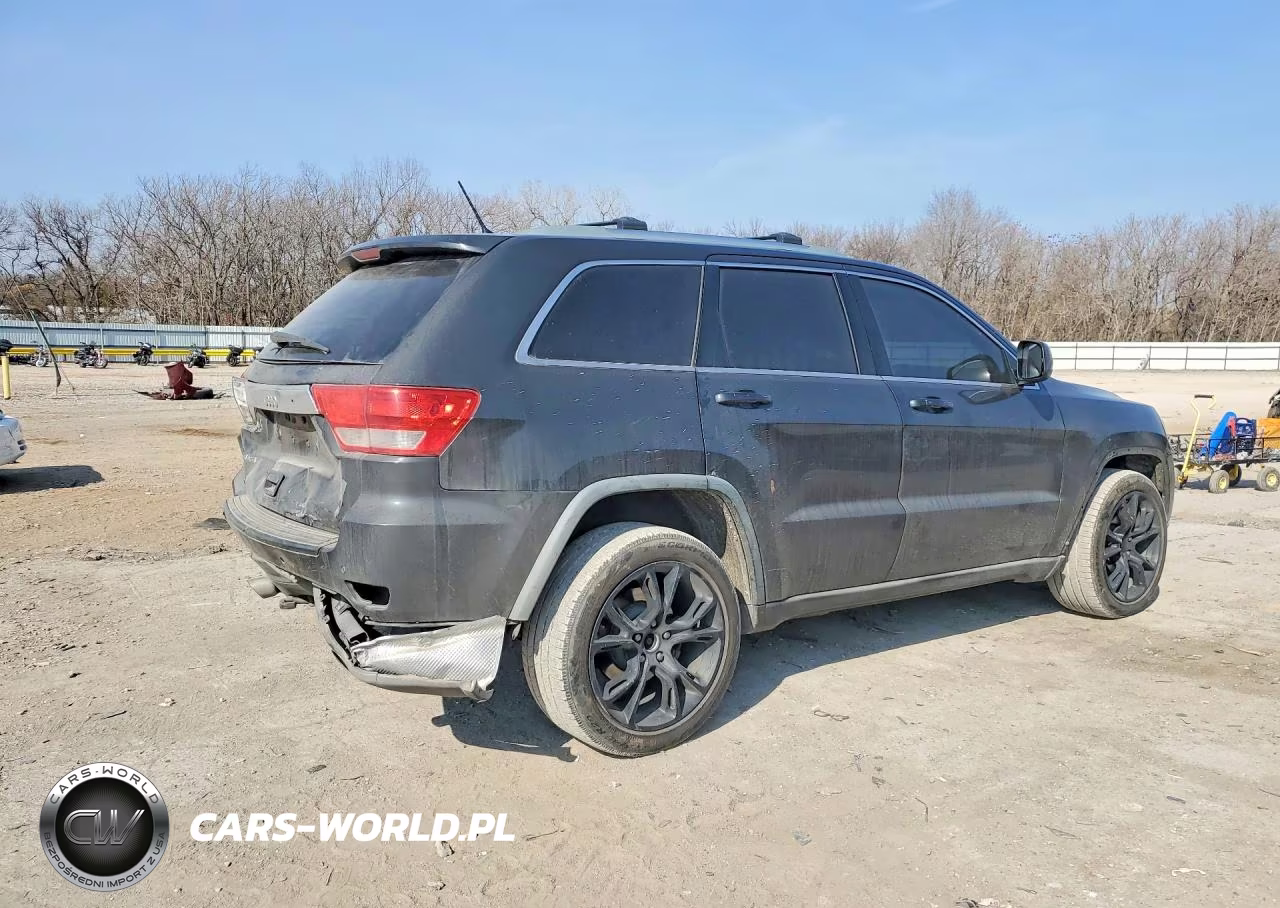 2011 Jeep Grand Cherokee Laredo VIN:1J4RR4GT9BC719117 - 3