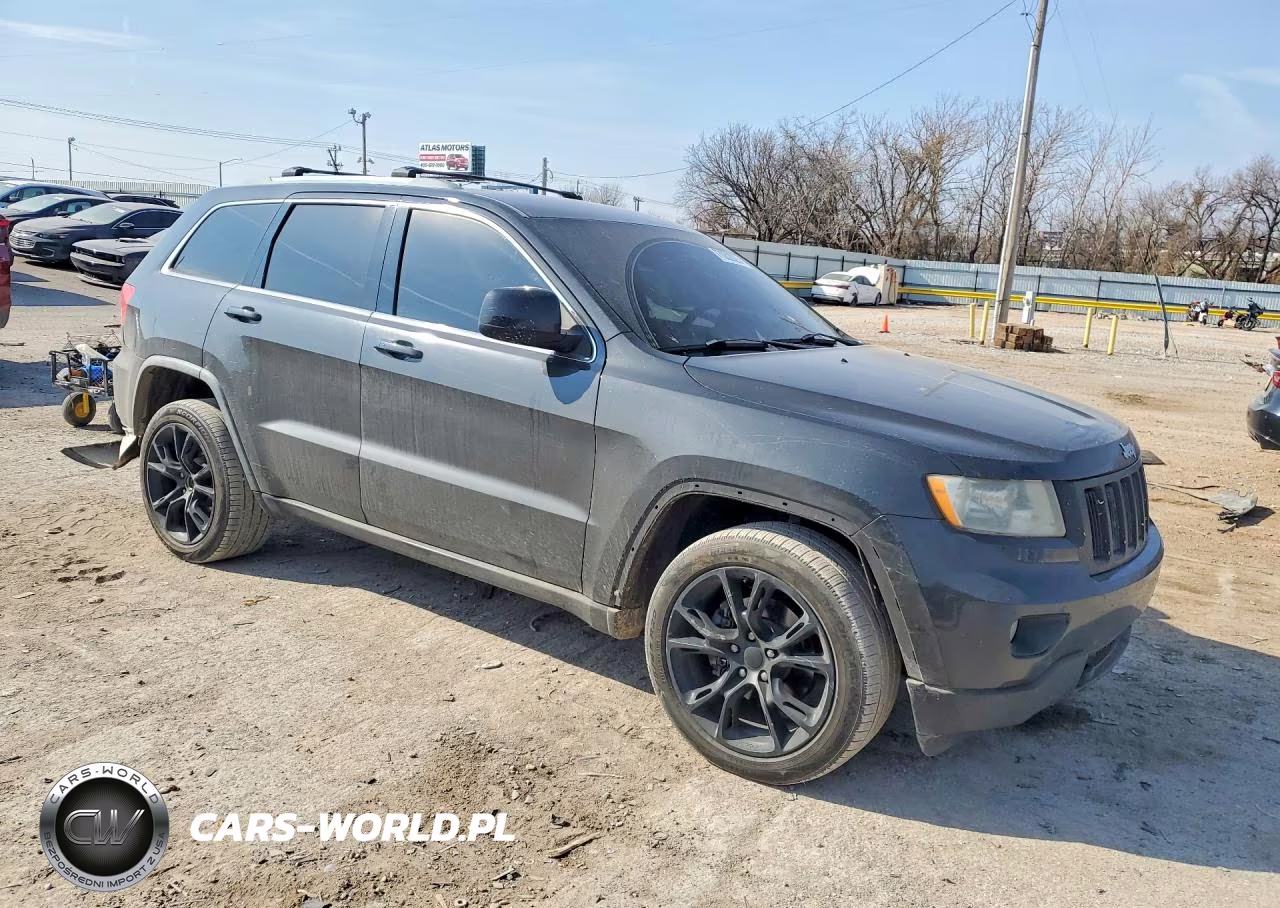 2011 Jeep Grand Cherokee Laredo VIN:1J4RR4GT9BC719117 - 4