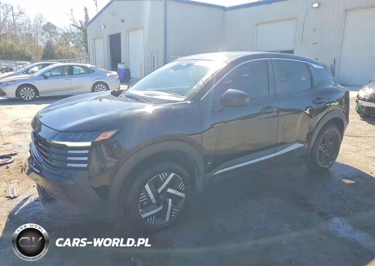 2025 Nissan Kicks Sv