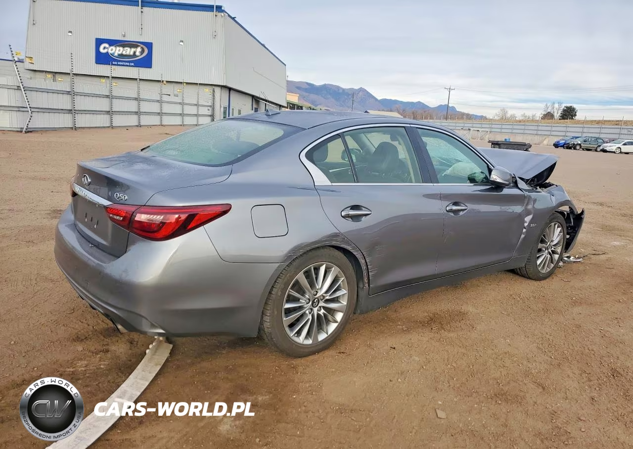2018 Infiniti Q50 Luxe VIN:JN1EV7AP2JM365014 - 3