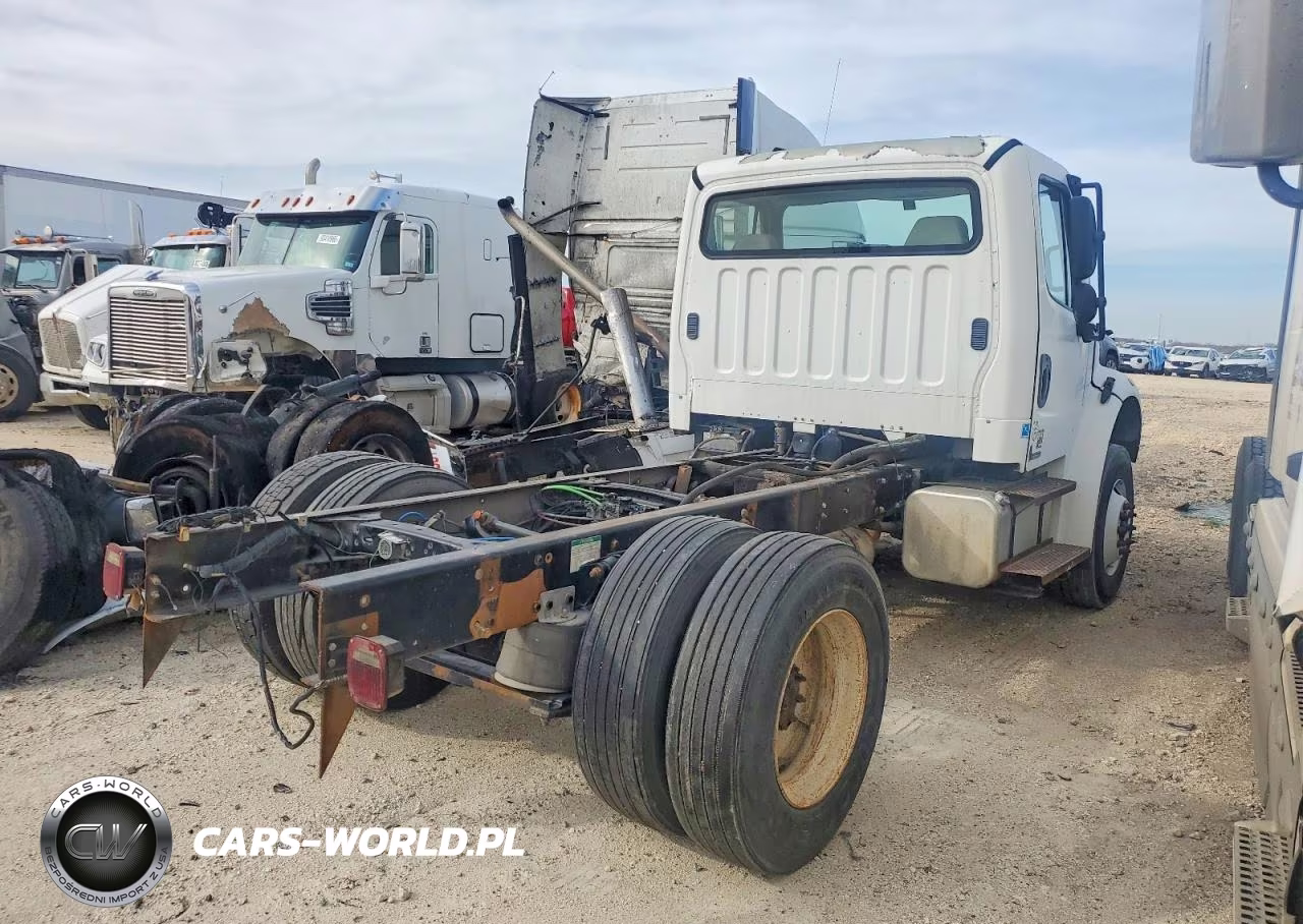 2007 Freightliner Business Class M2 Truck Cab And Chassis VIN:1FVACXDC57HY24794 - 4