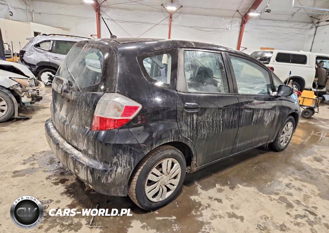 2013 Honda Fit VIN:JHMGE8G34DC059649 - 3