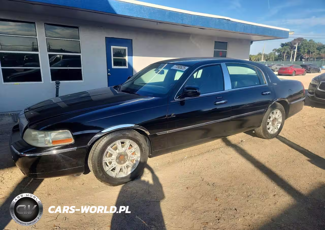 2009 Lincoln Town Car Signature Limited