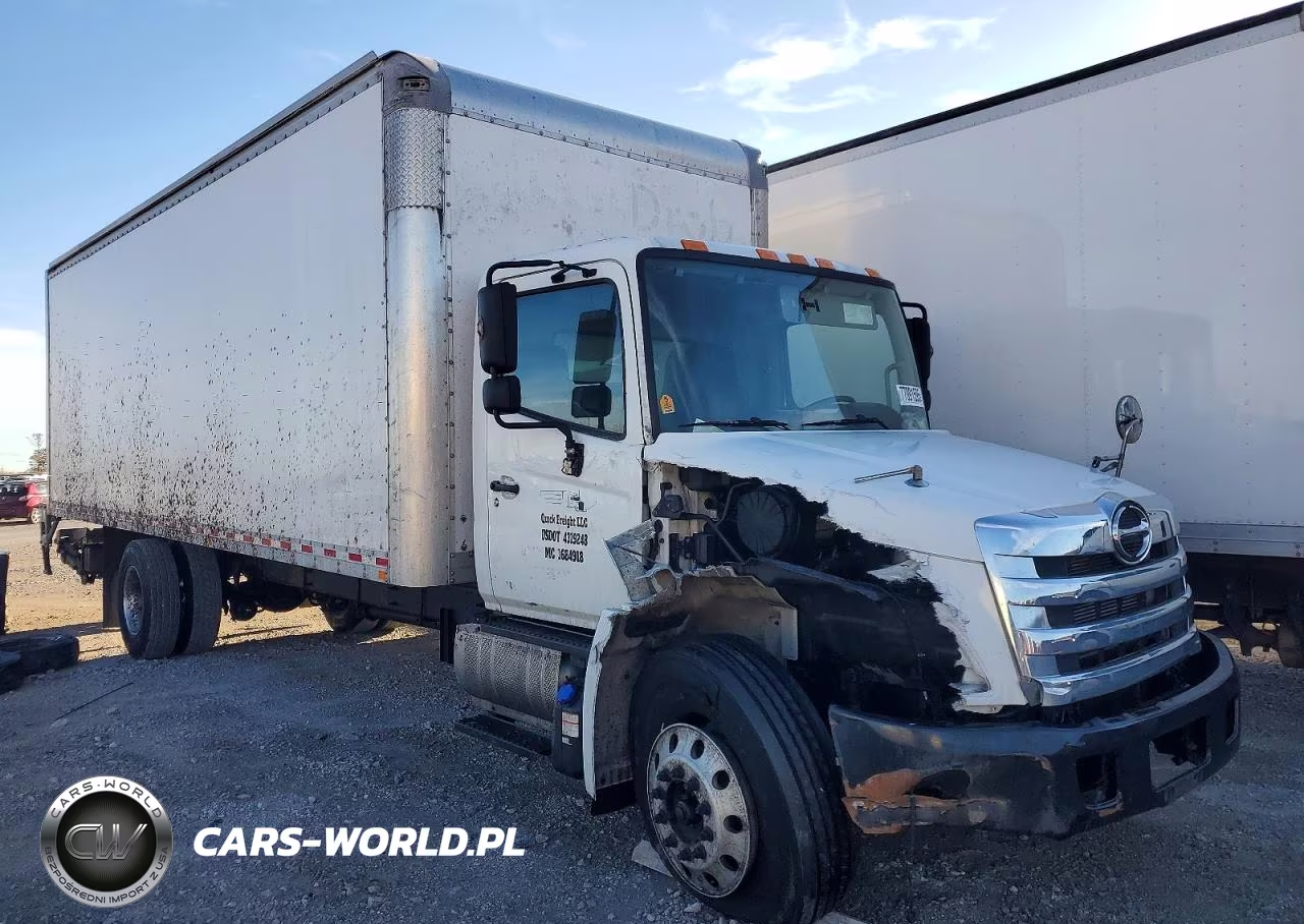 2017 Hino 258-268 Box Truck