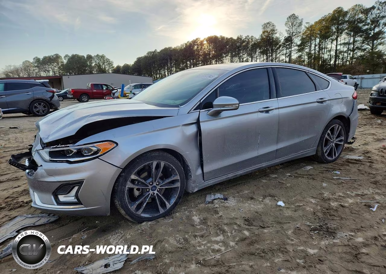 2020 Ford Fusion Titanium – zdjęcie 1 z 12