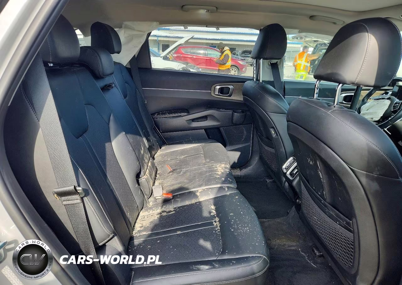 2023 Kia Sorento VIN:5XYRLDLC9PG164203 - 10