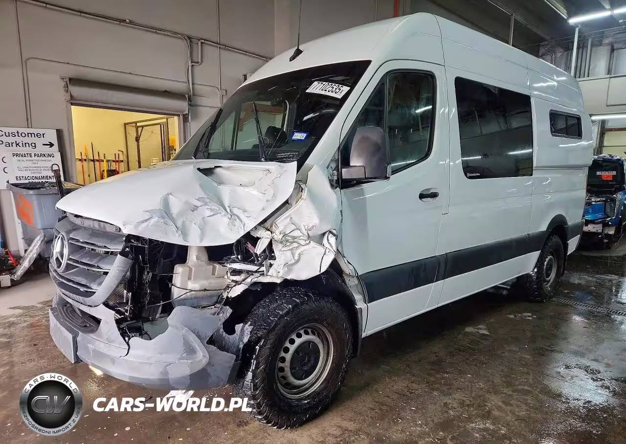 2019 Benz Sprinter Crew 2500 1