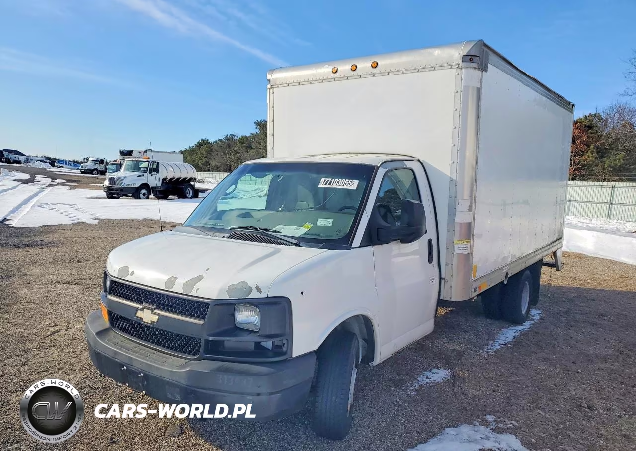 2012 Chevrolet Express Box Truck