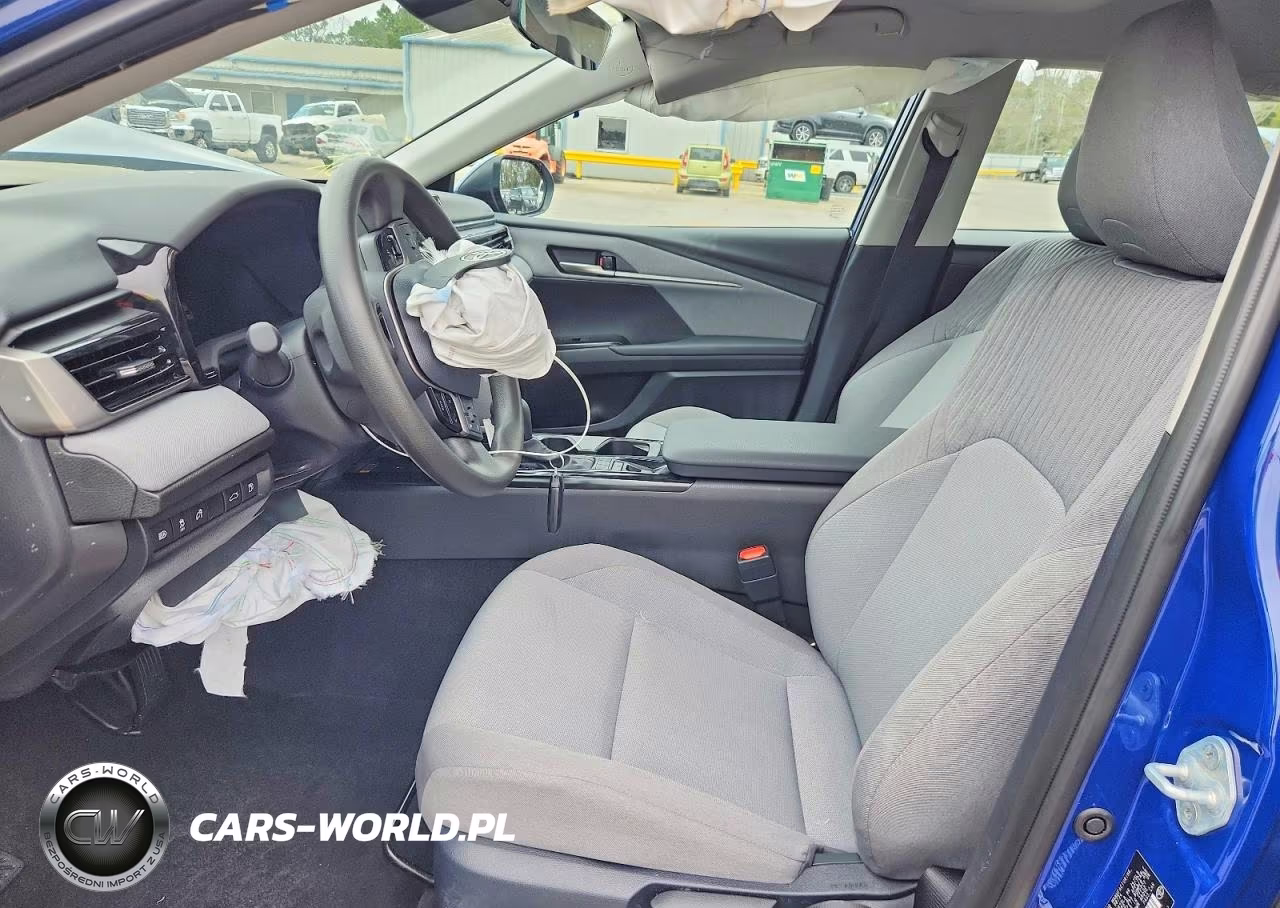 2025 Toyota Camry Le VIN:4T1DAACK6SU040821 - 7