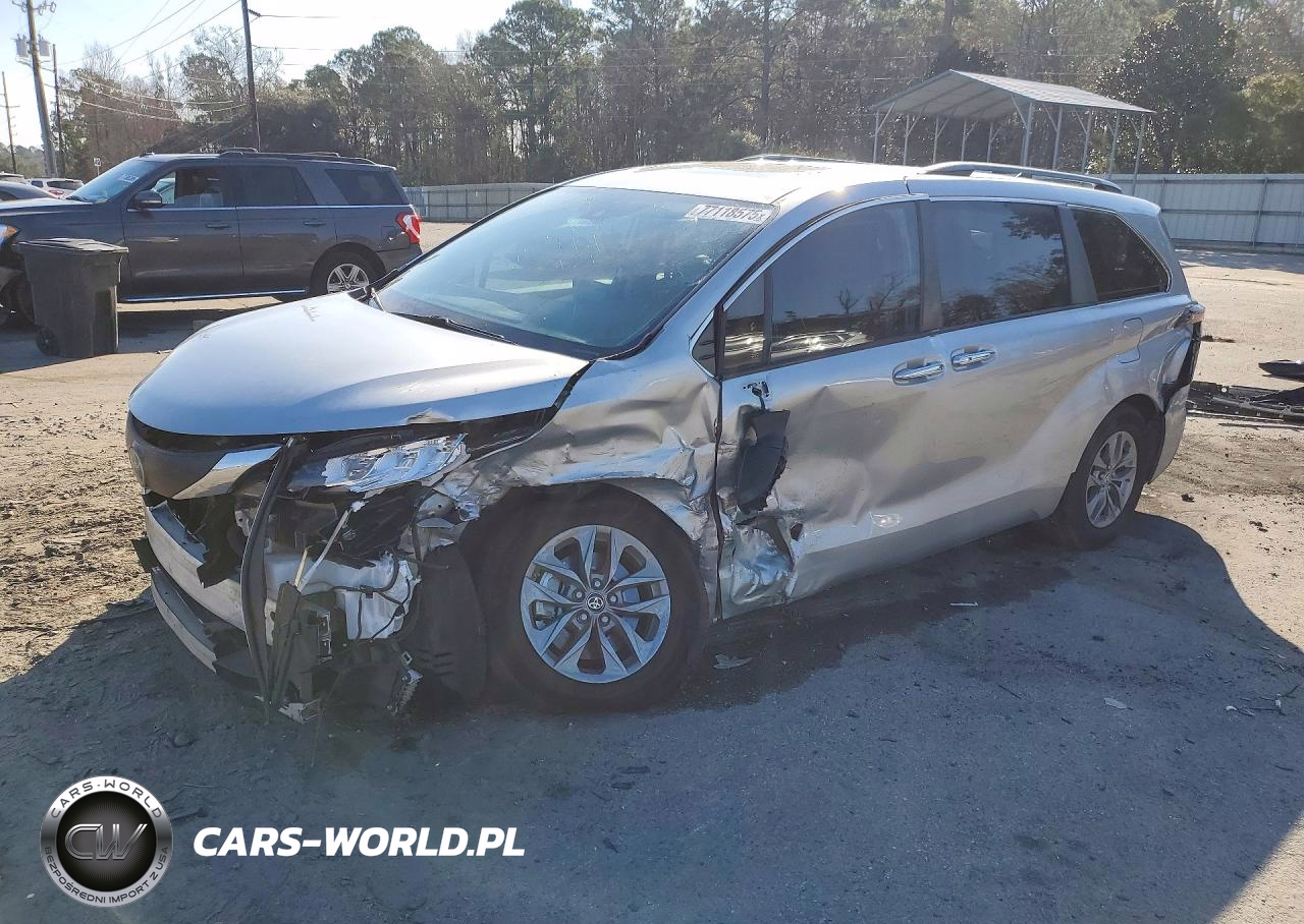 2022 Toyota Sienna Xle