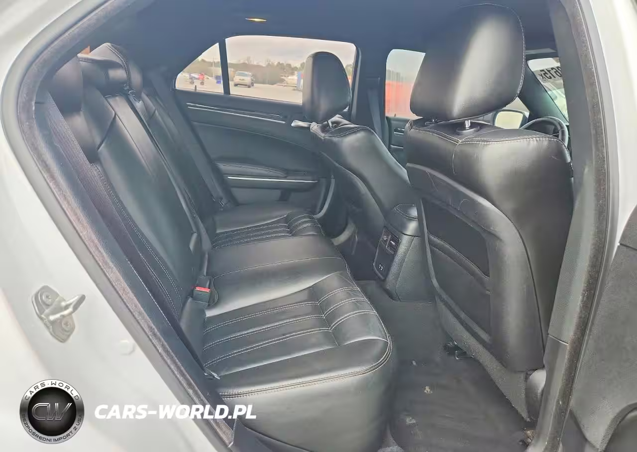 2021 Chrysler 300 S VIN:2C3CCABG9MH554311 - 10