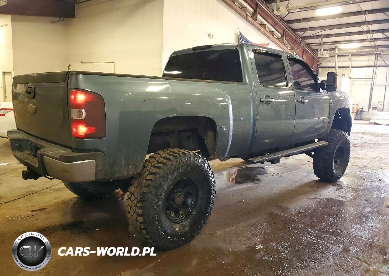 2008 Chevrolet Silverado K2500 Heavy Duty VIN:1GCHK23618F126112 - 3