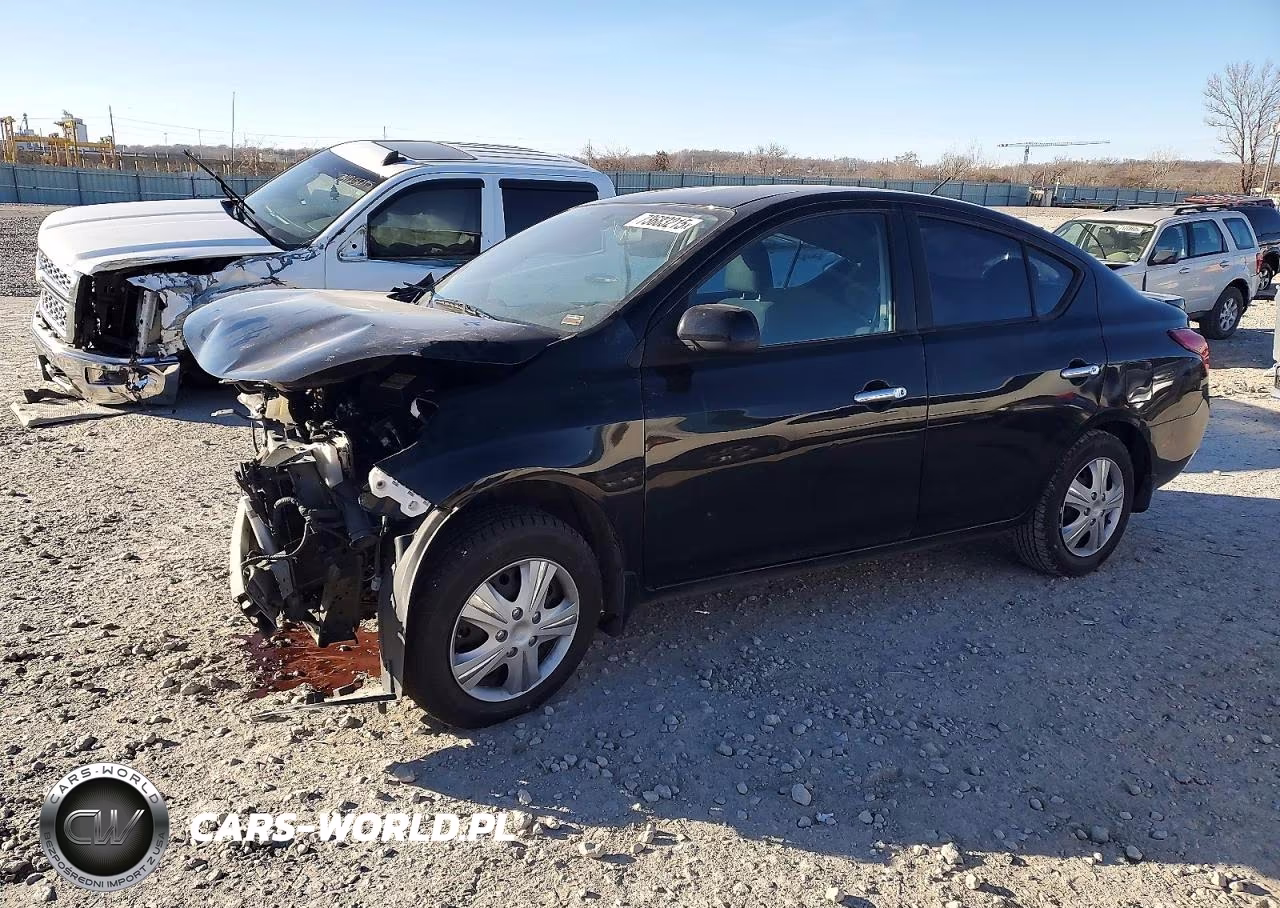 2013 Nissan Versa S