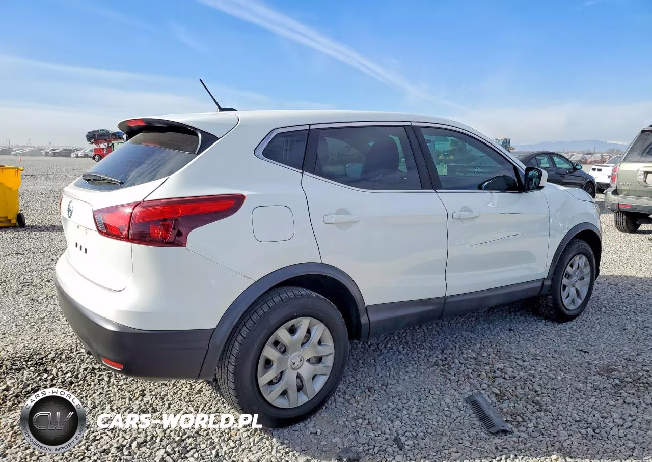 2018 Nissan Rogue Sport S VIN:JN1BJ1CPXJW150381 - 3