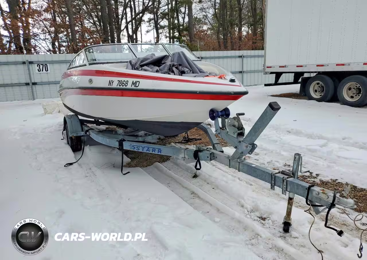 2007 Crownline Boat