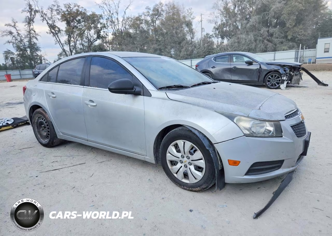 2012 Chevrolet Cruze Ls VIN:1G1PD5SH8C7373827 - 4