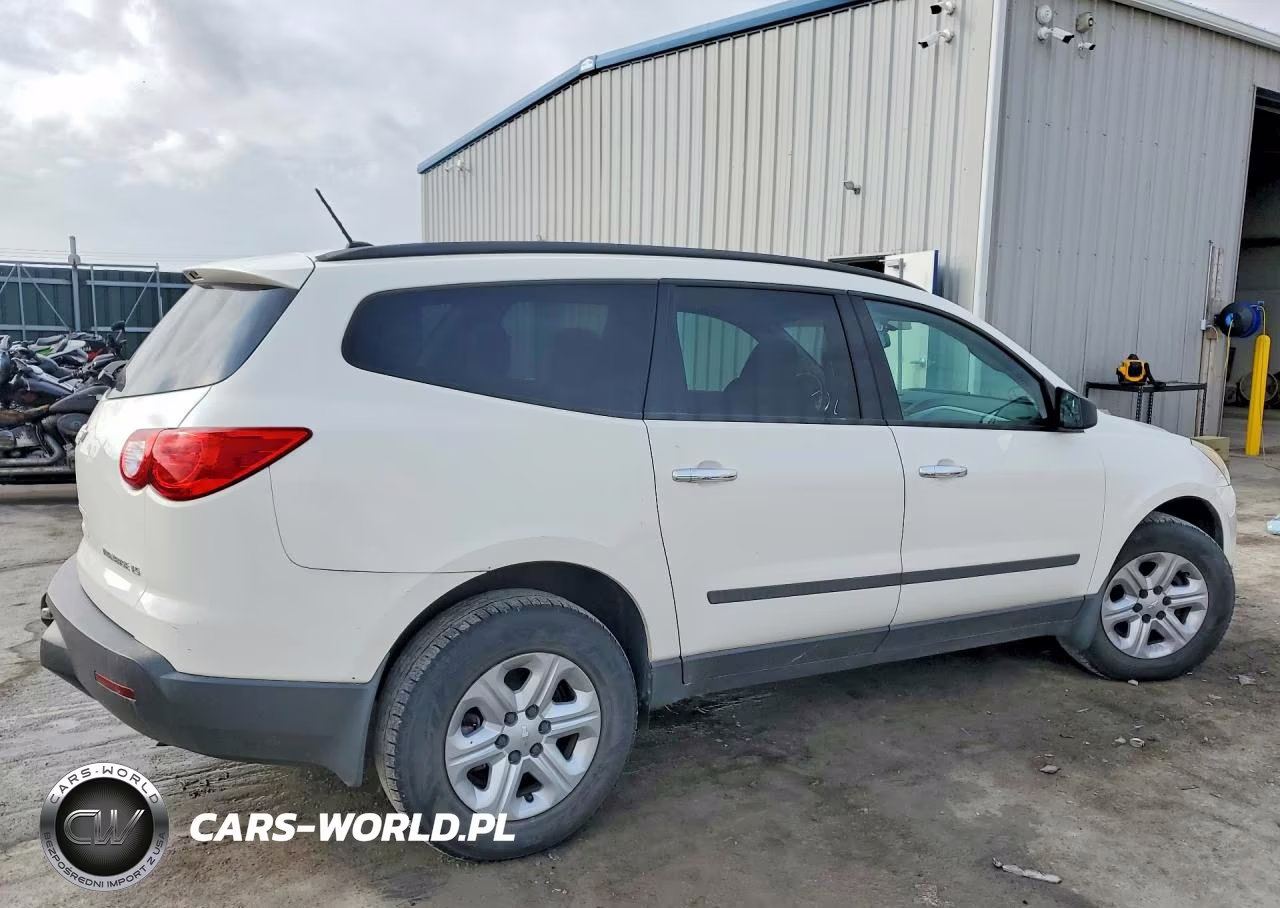 2012 Chevrolet Traverse Ls VIN:1GNKRFED7CJ422298 - 3