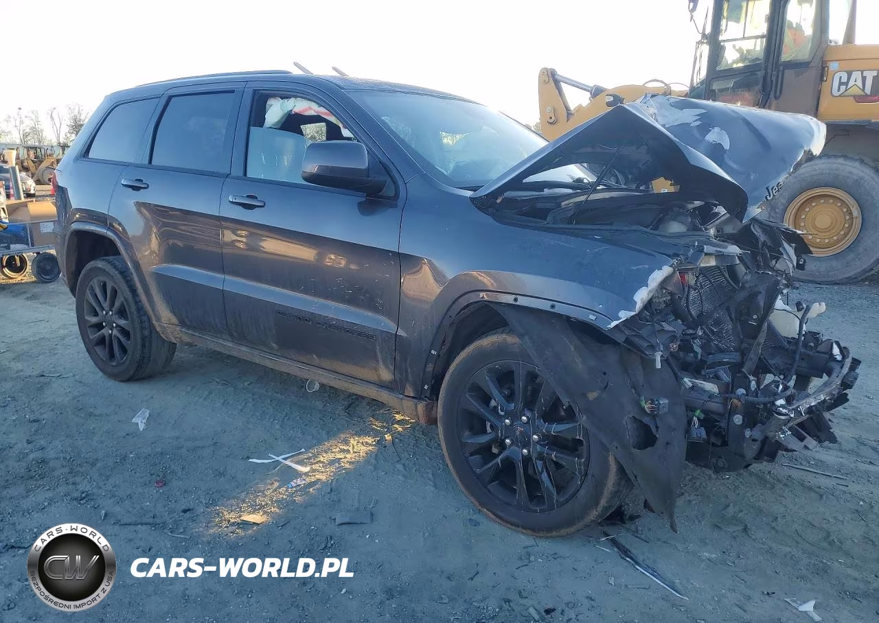 2020 Jeep Grand Cherokee Laredo VIN:1C4RJEAG5LC318261 - 4