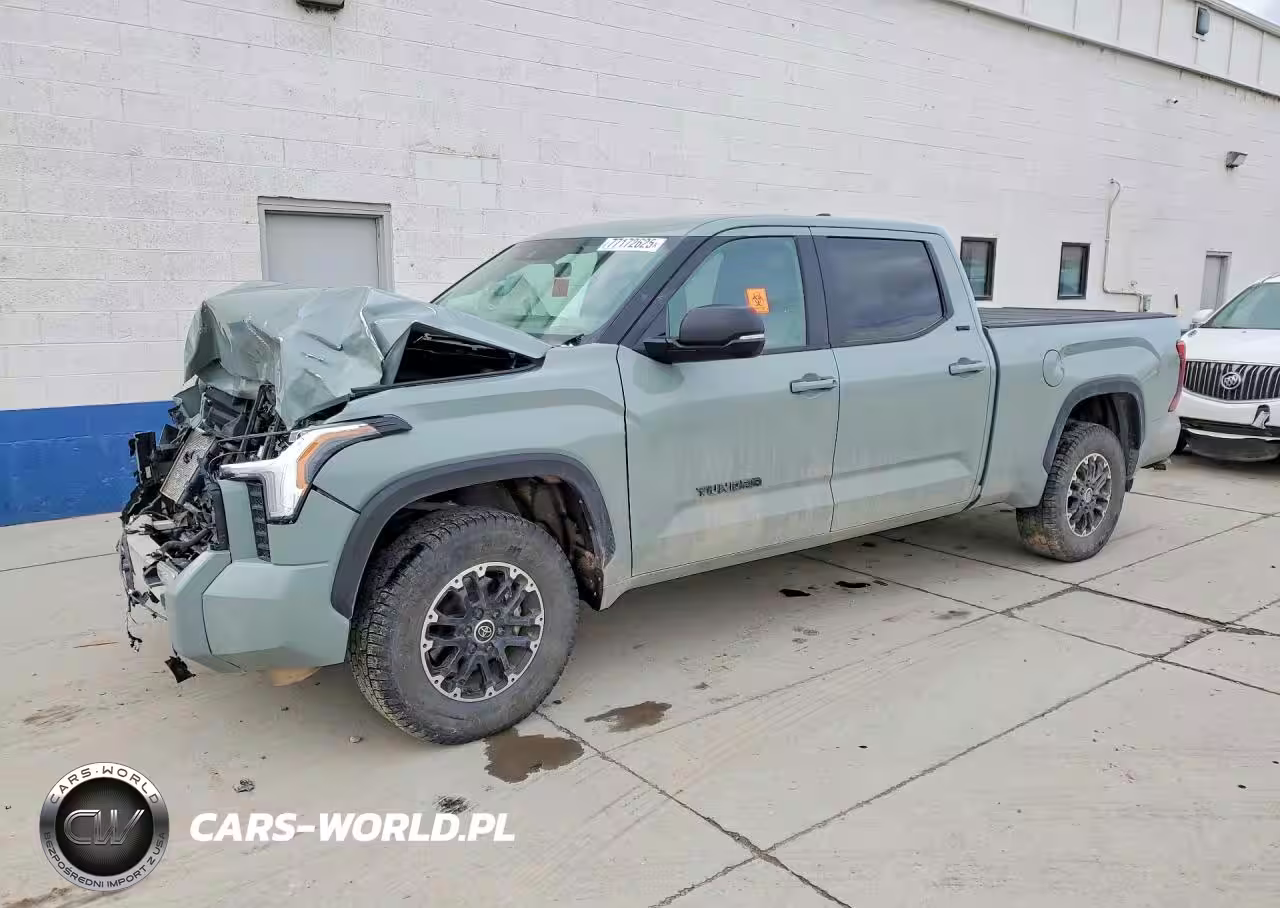 2025 Toyota Tundra Crewmax Sr5