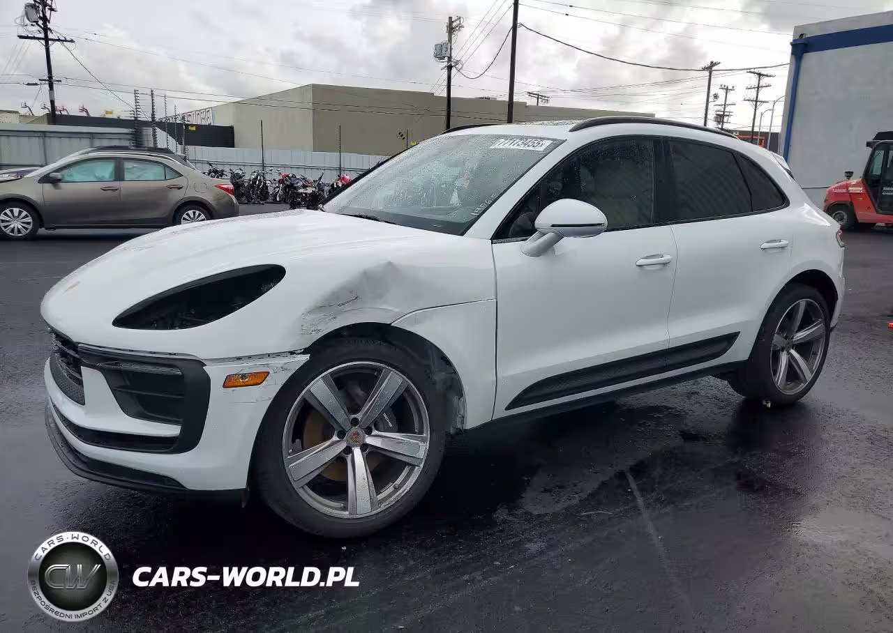 2024 Porsche Macan Base