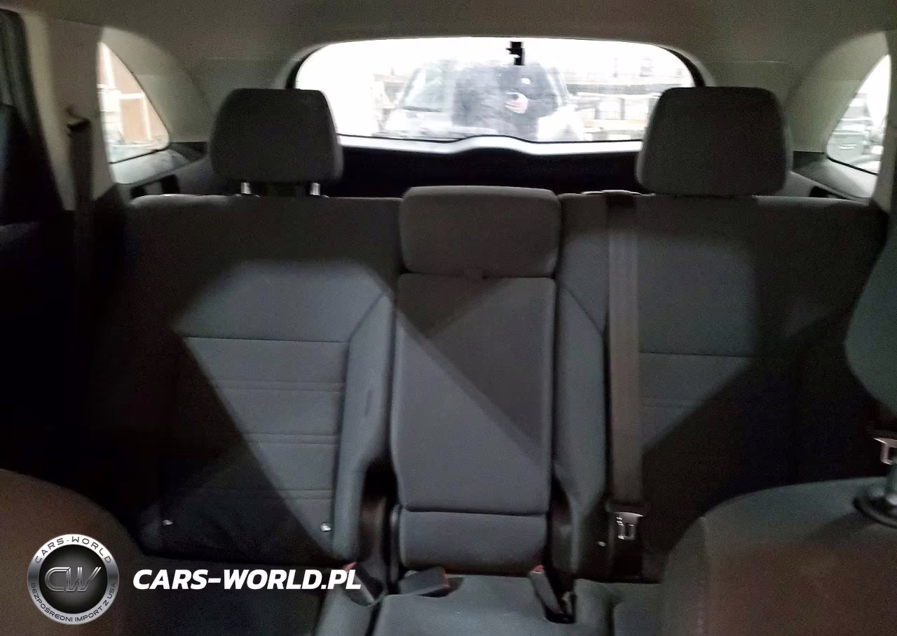 2019 Kia Sorento L VIN:5XYPG4A37KG516332 - 10