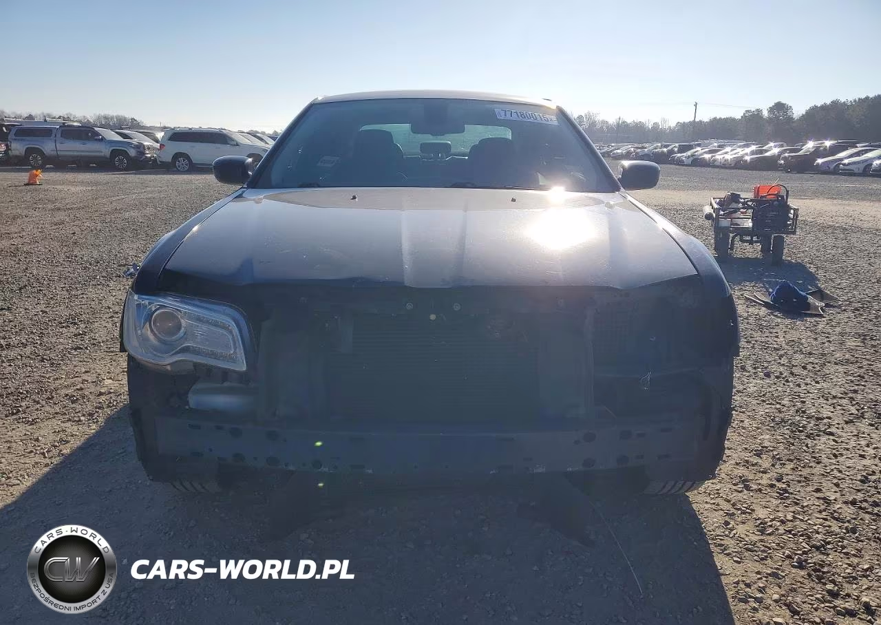 2015 Chrysler 300 Limited VIN:2C3CCAAG2FH838190 - 5