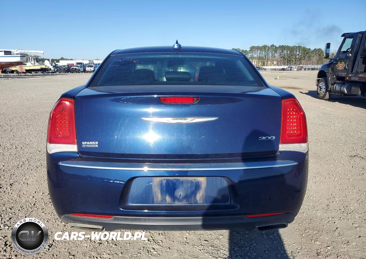 2015 Chrysler 300 Limited VIN:2C3CCAAG2FH838190 - 6