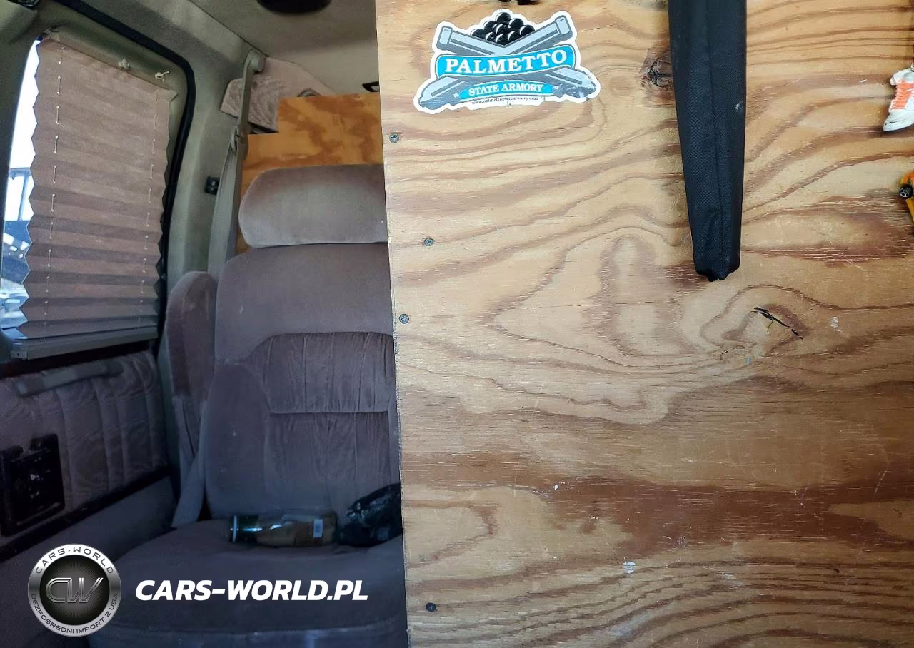 1998 Chevrolet Express G1500 VIN:1GBFG15R9W1106490 - 10