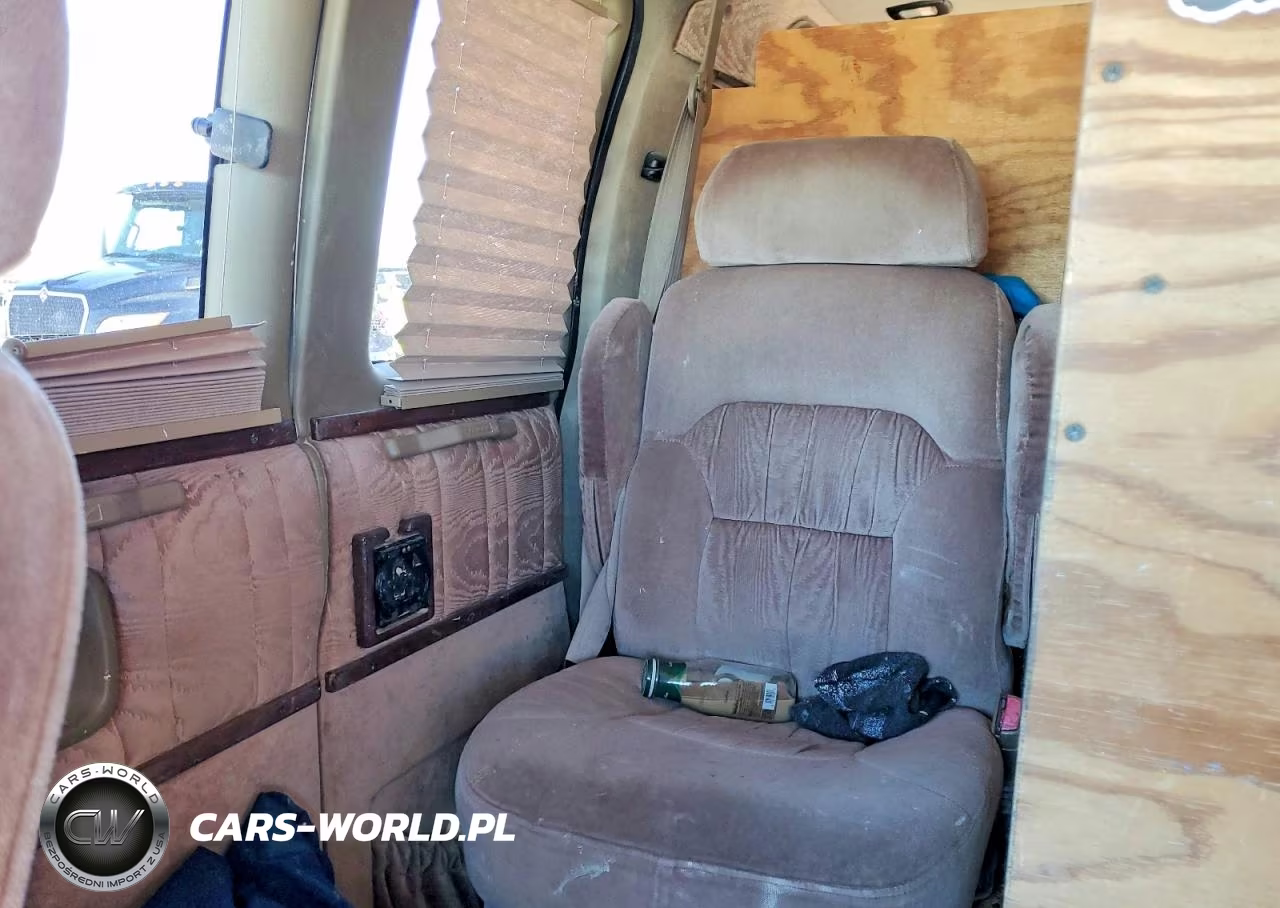 1998 Chevrolet Express G1500 VIN:1GBFG15R9W1106490 - 11