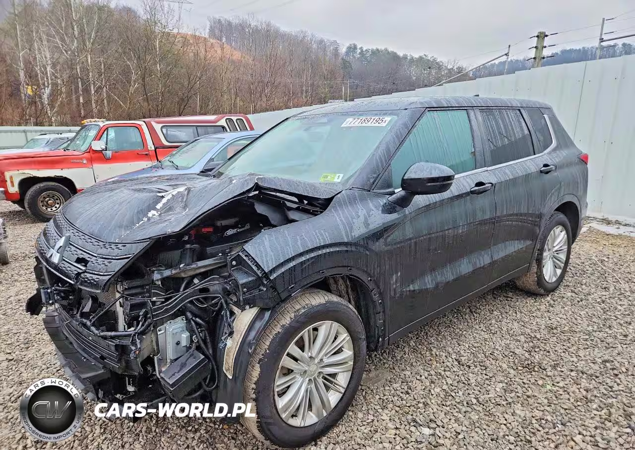 2023 Mitsubishi Outlander Es