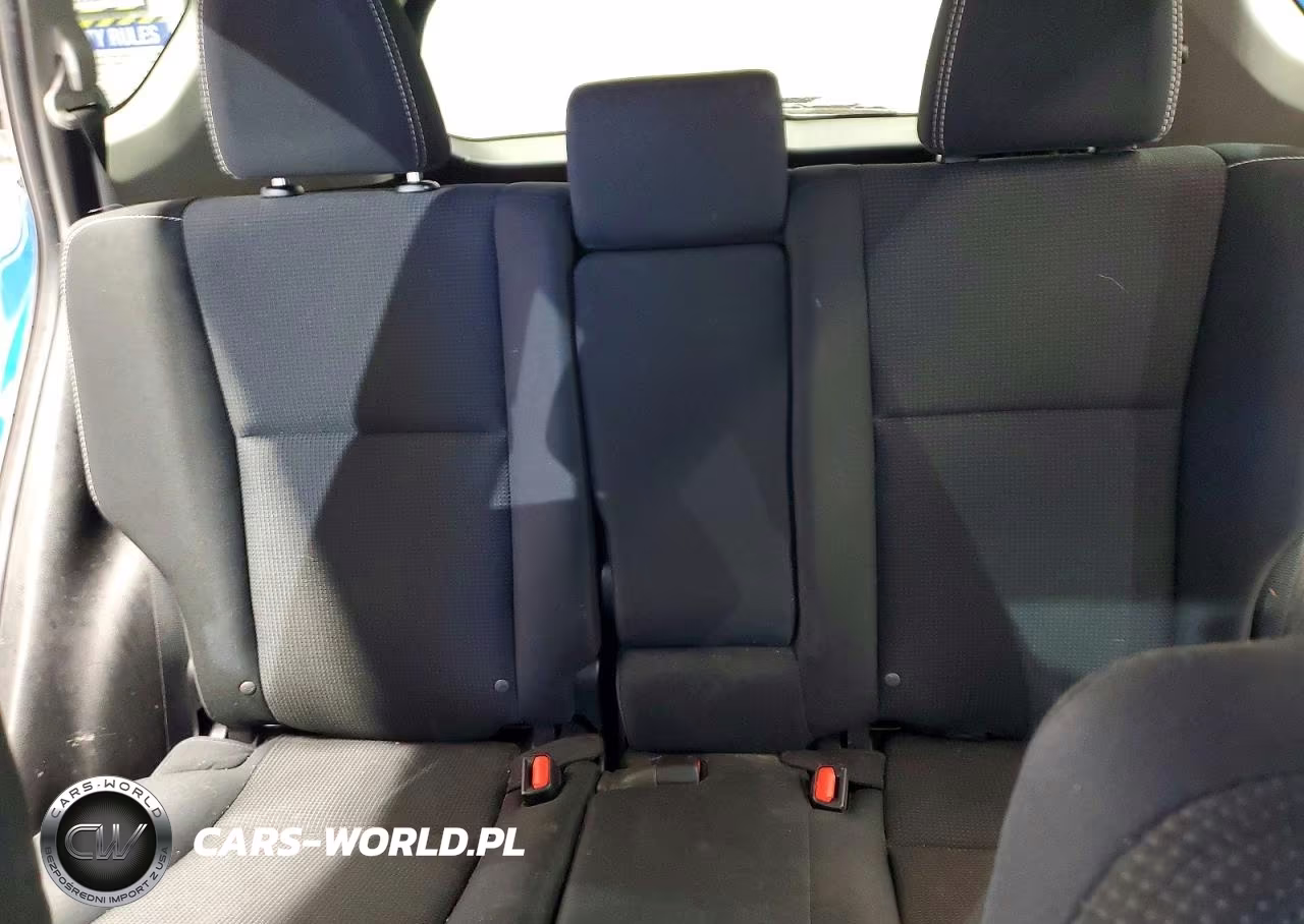 2018 Toyota Rav4 Xle VIN:2T3RFREV0JW774390 - 10