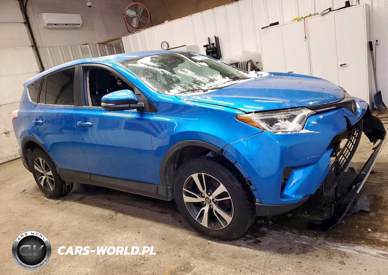 2018 Toyota Rav4 Xle VIN:2T3RFREV0JW774390 - 4