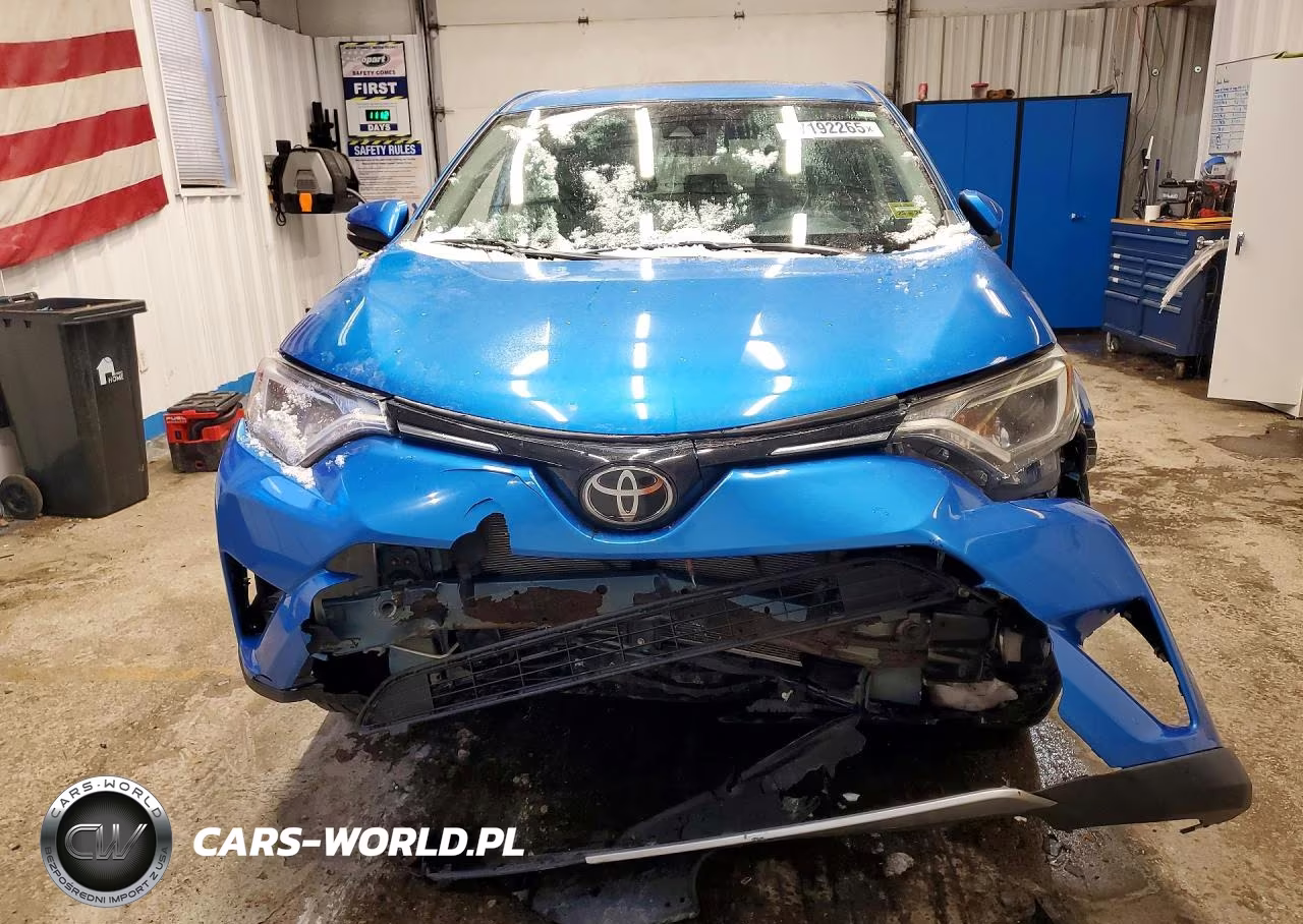 2018 Toyota Rav4 Xle VIN:2T3RFREV0JW774390 - 5