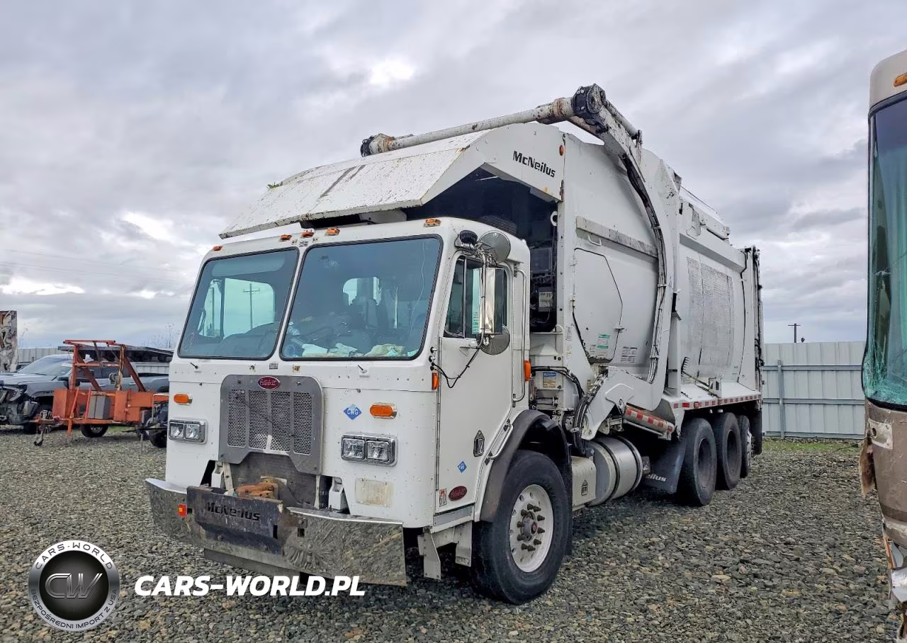 2013 Peterbilt 320 Refuse Truck VIN:3BPZX20X8DF208582 - 2