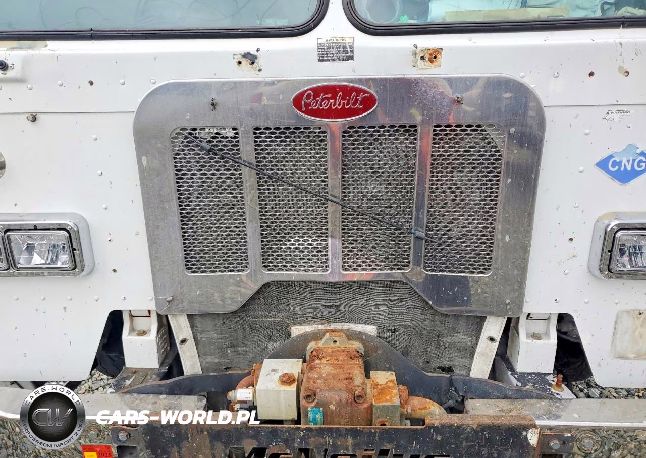 2013 Peterbilt 320 Refuse Truck VIN:3BPZX20X8DF208582 - 7