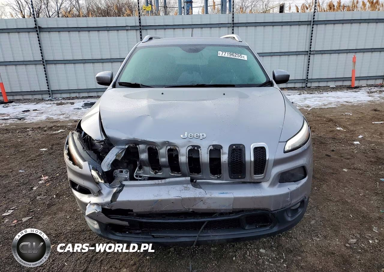 2015 Jeep Cherokee Latitude VIN:1C4PJLCB7FW643137 - 5