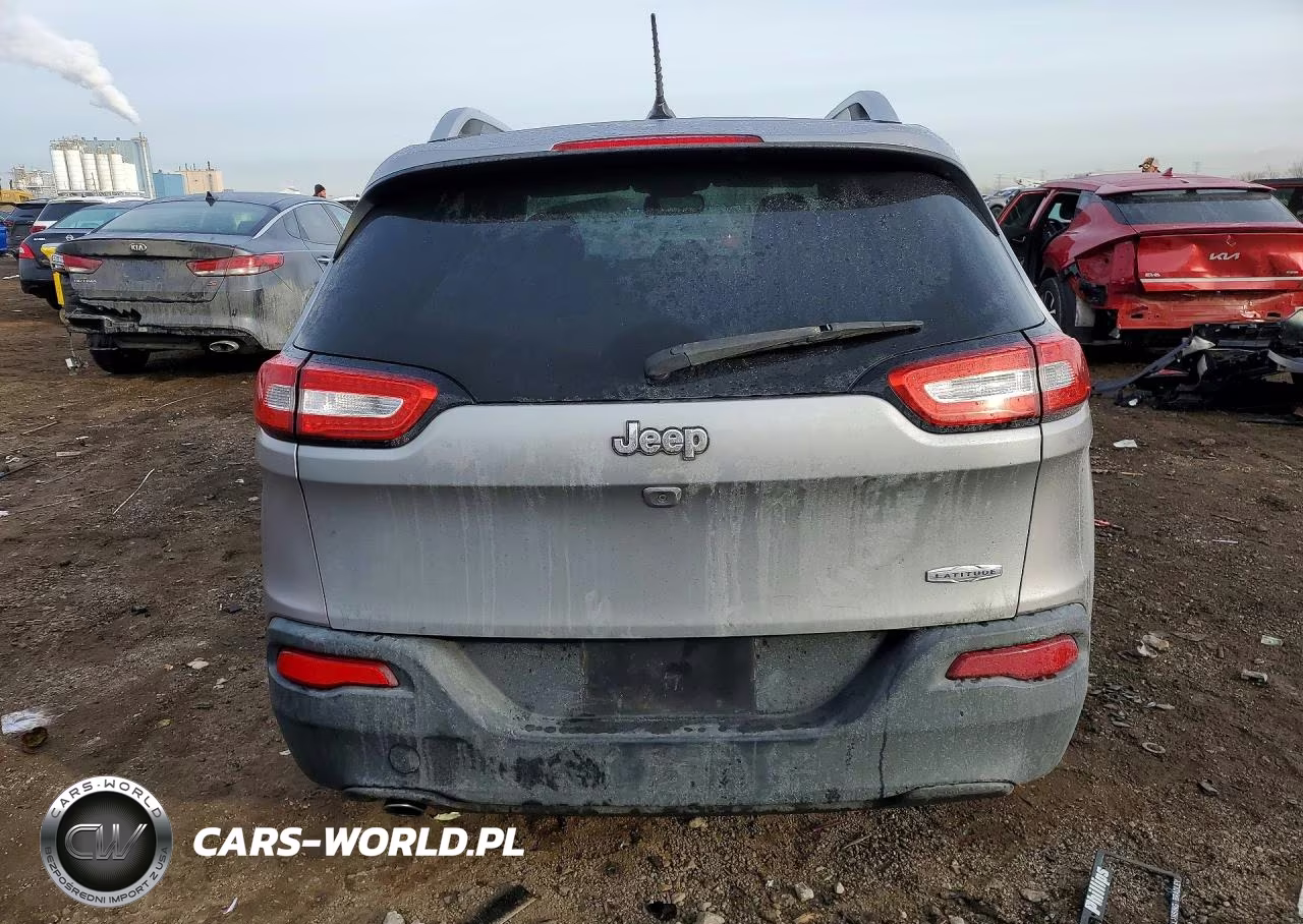 2015 Jeep Cherokee Latitude VIN:1C4PJLCB7FW643137 - 6