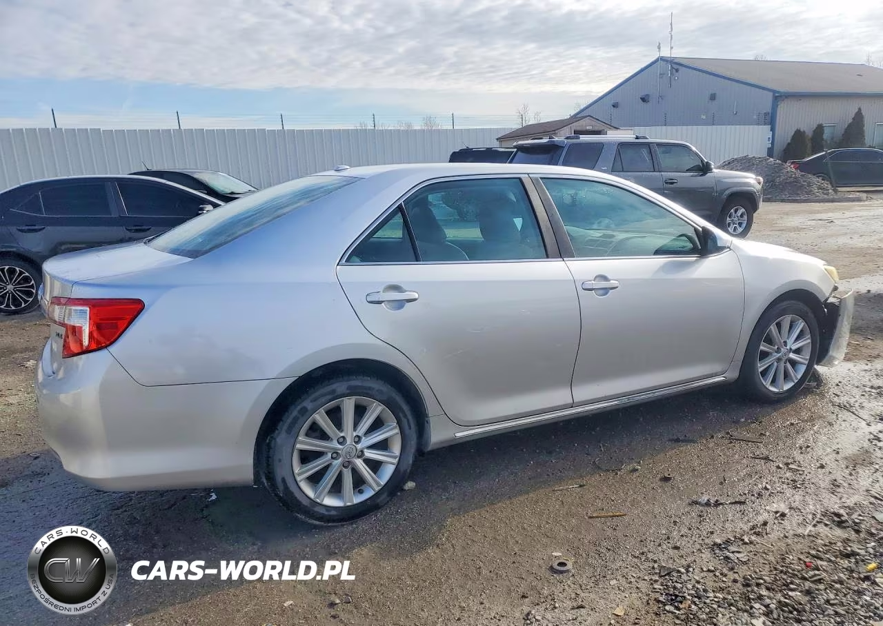 2014 Toyota Camry Xle VIN:4T1BF1FK4EU772843 - 3