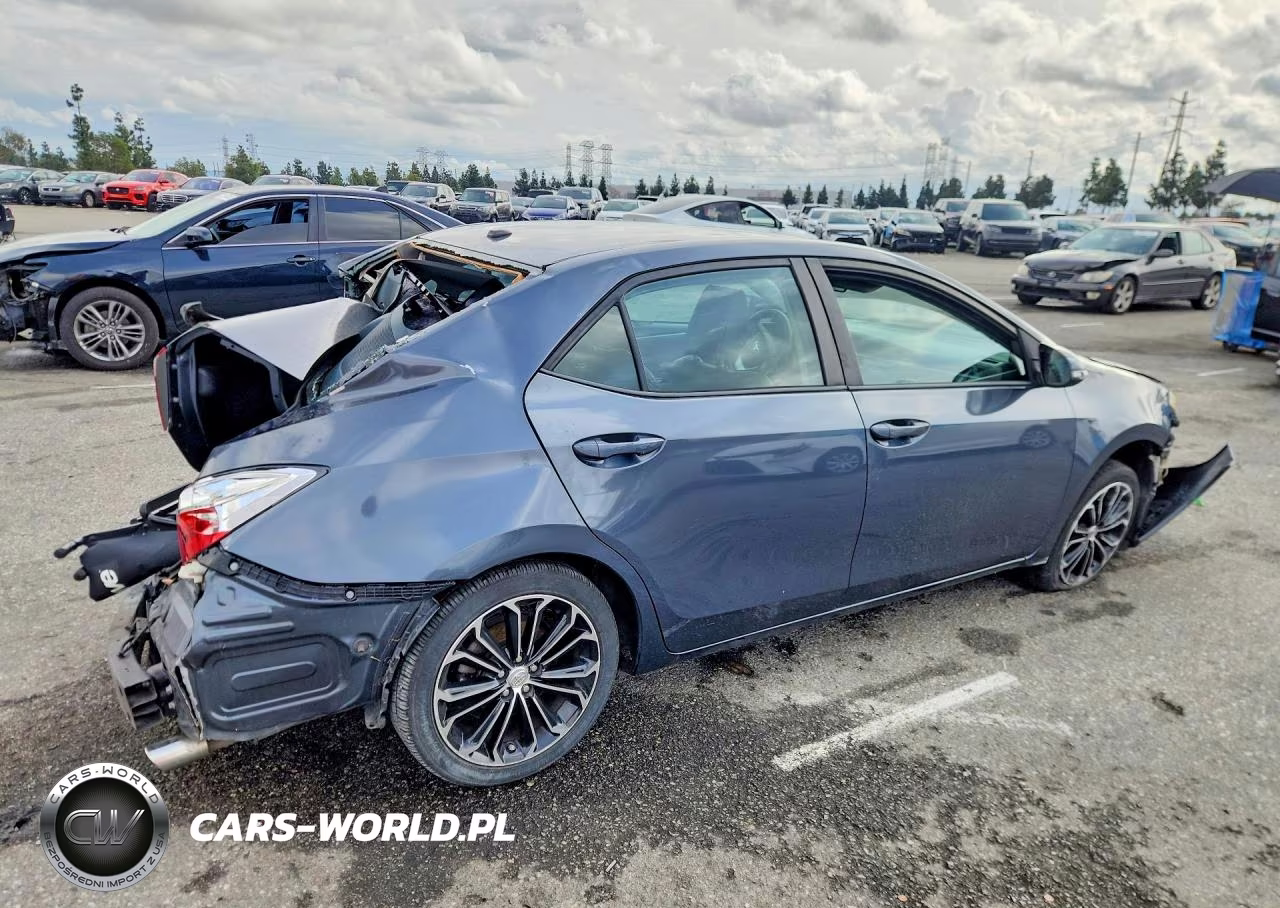 2015 Toyota Corolla L VIN:5YFBURHE1FP191704 - 3