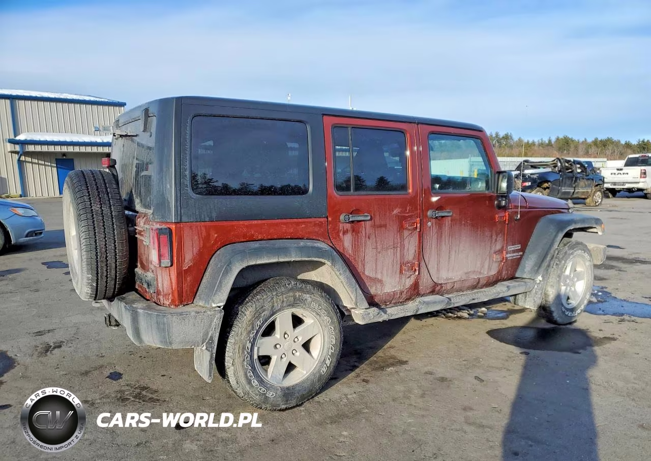 2014 Jeep Wrangler Unlimited Sport VIN:1C4BJWDG9EL202650 - 3