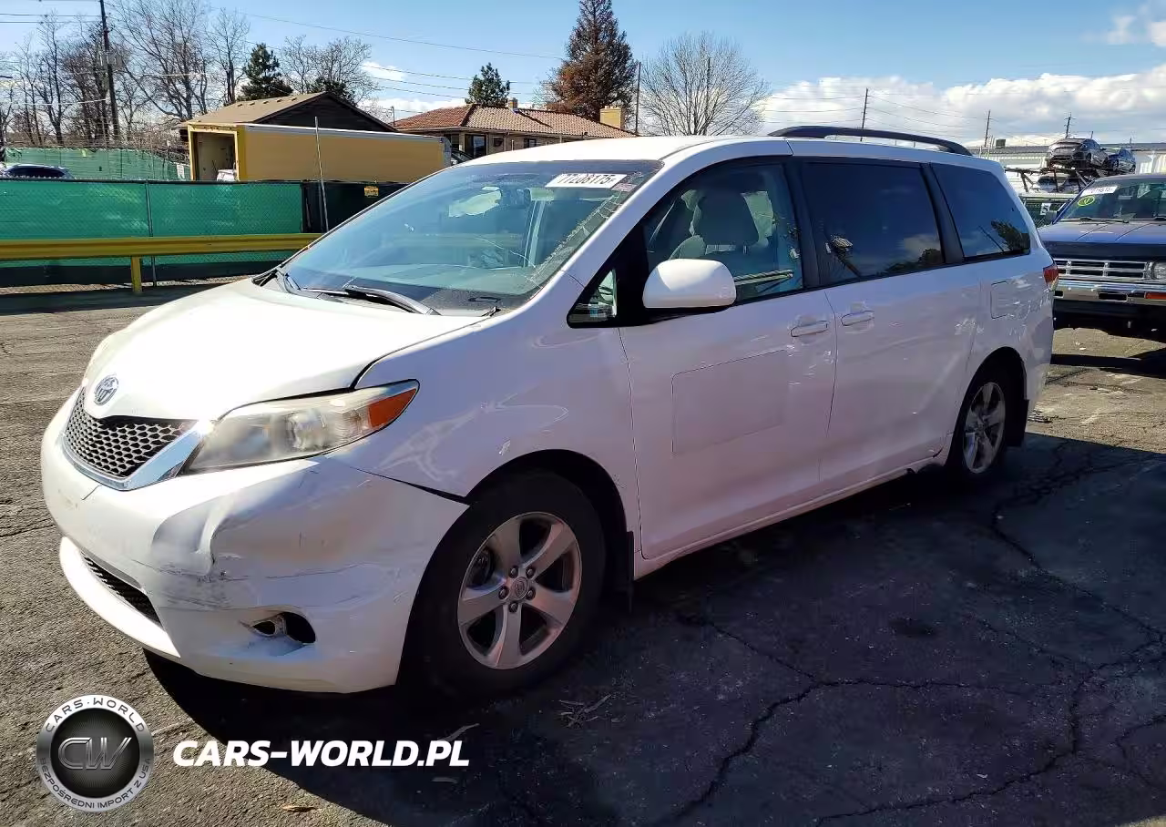 2014 Toyota Sienna Le