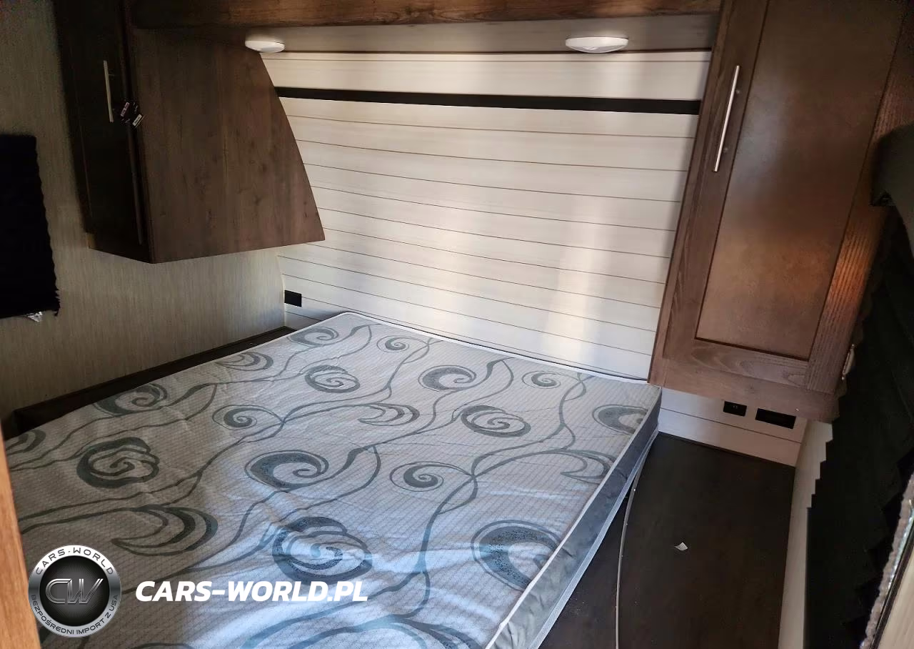 2019 Keystone Voltage Camper VIN:4YDT32S2XK6361165 - 5