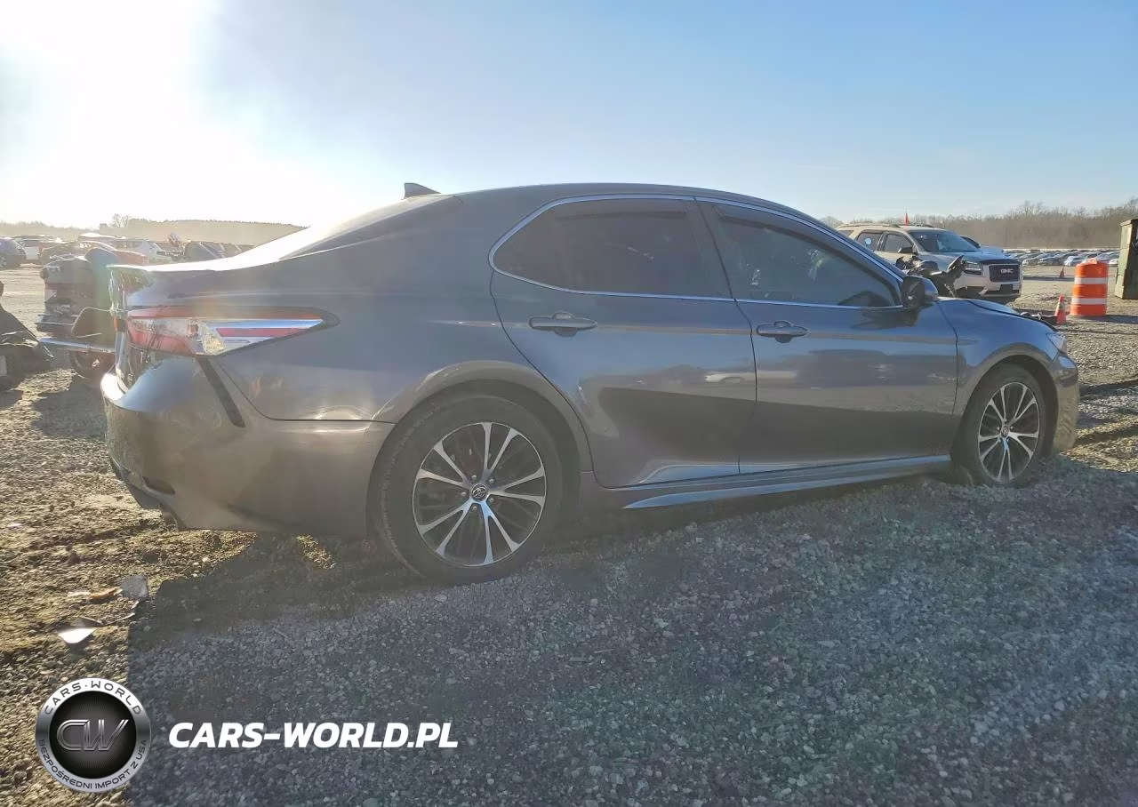2020 Toyota Camry Se VIN:4T1G11AK1LU985709 - 3