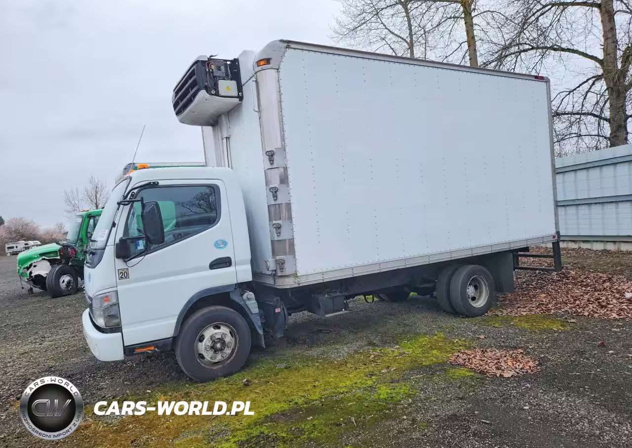 2009 Mitsubishi Fe85D Refrigerated Box Truck