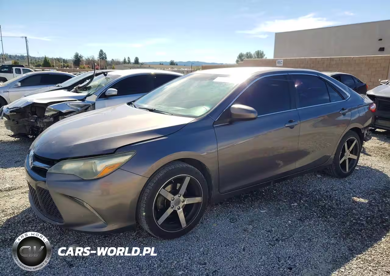 2015 Toyt Camry Hybrid Le